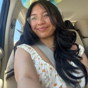 Meet your Posher, Mia